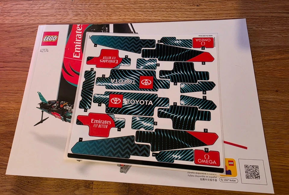 LEGO Technic 42174 Emirates Team New Zealand AC75 Yacht, photo 4 of 5