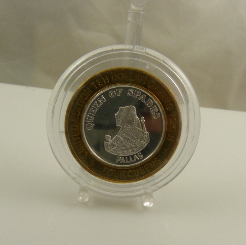 Four Queens Las Vegas  .999 silver strike 10 dollar gaming token Quenn of Spades