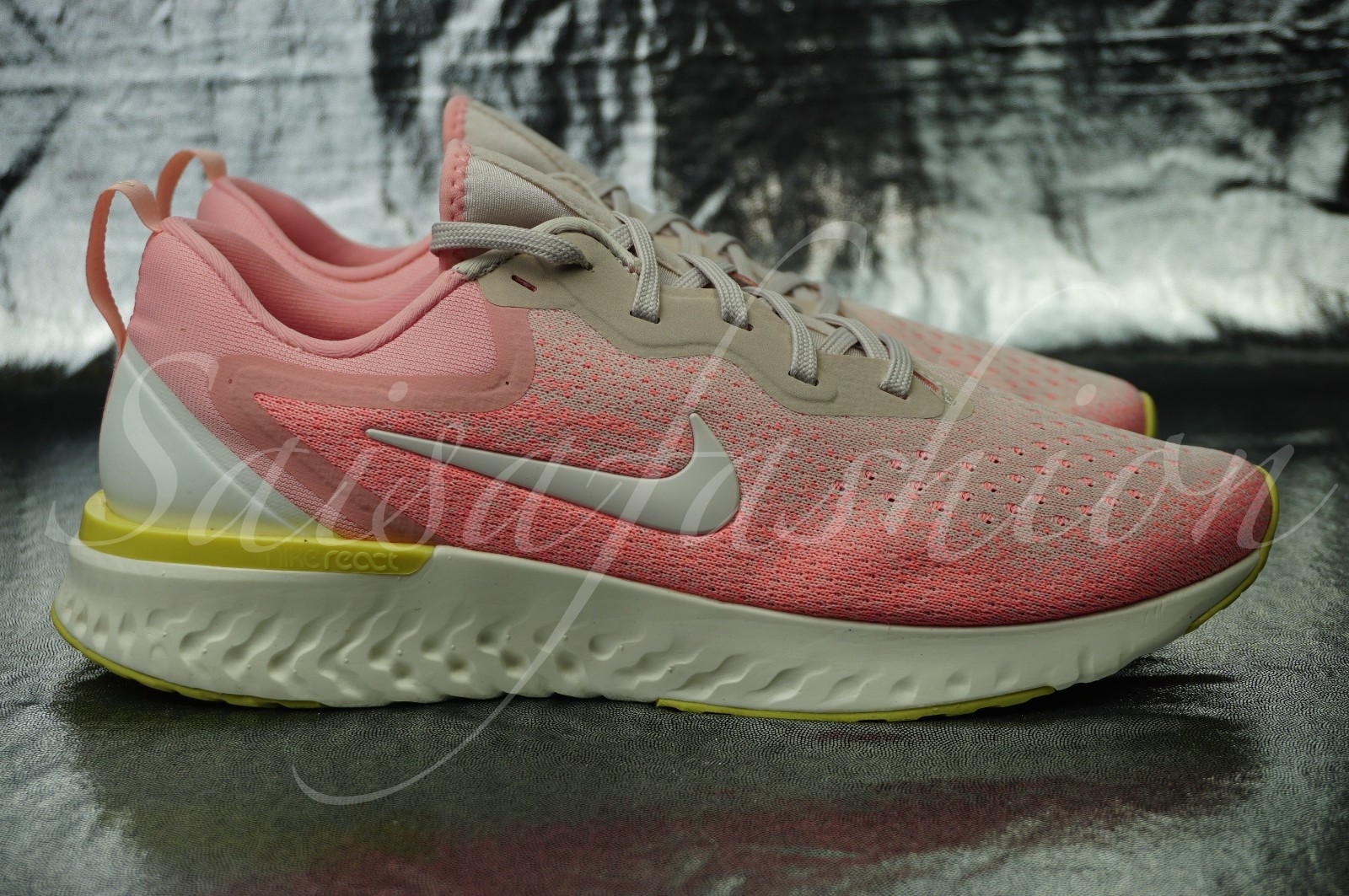 Nike Odyssey React AO9820-002 Desert Sand Women's Size 8.5 Nike Odyssey React AO9820-002 Desert Sand Women's Size 8.5