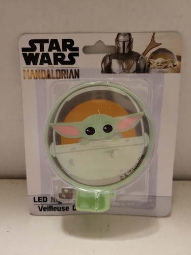 STAR WARS MANDALORIAN LED NIGHT LIGHT BABY YODA PLUG IN NEW IN BOX  - Bild 1 von 2