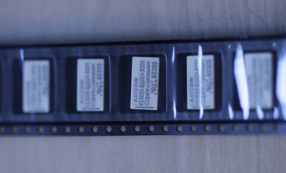 100PCS V23026-D1024-B201 Relays 24VDC Axicom Tyco Siemens Non-Latching Gull Wing - Image 2 of 2