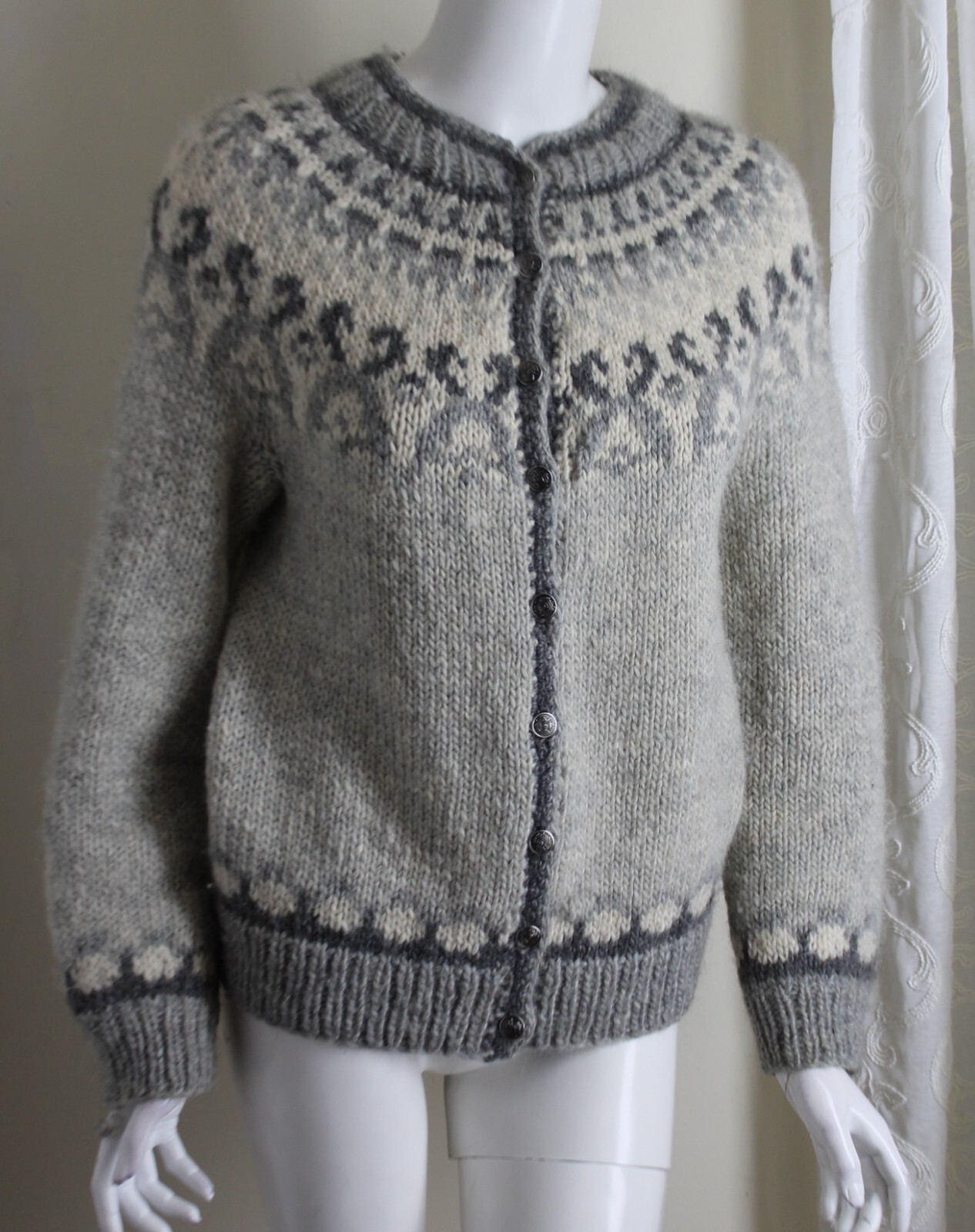 Vintage Sz S M Gray Chunky Hand-Knit Wool Nordic Icelandic Cardigan Sweater