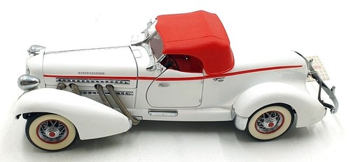 Franklin Mint 1/24 Scale 6525U - 1935 Auburn Boattail Speedster - White - Picture 4 of 5