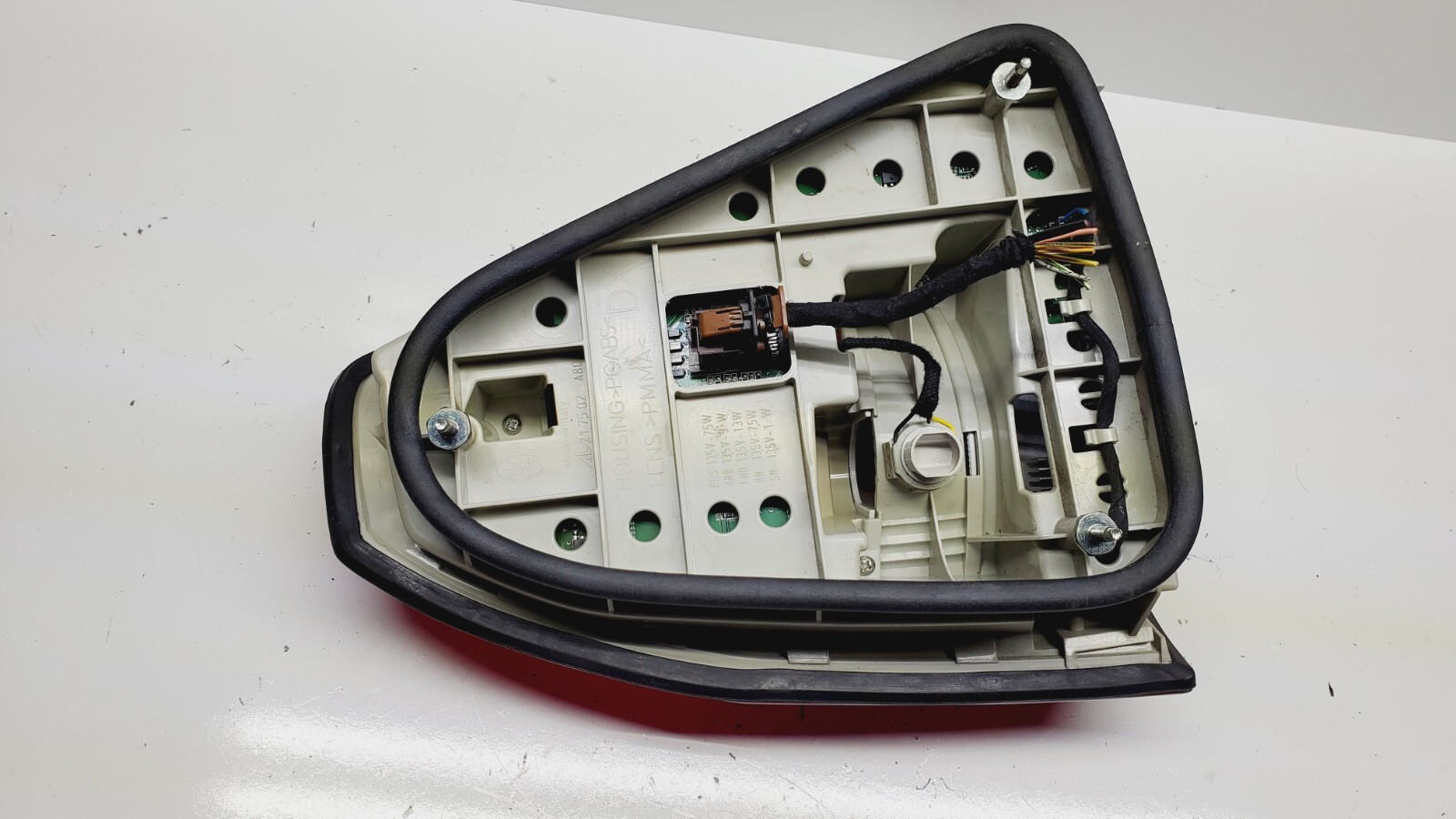 2009-13 Maserati Quattroporte M139 Right Passenger Side Tail Light Lamp 208578