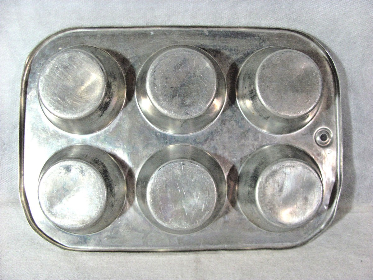 Vintage Chilton Cup Aluminum Muffin Pan