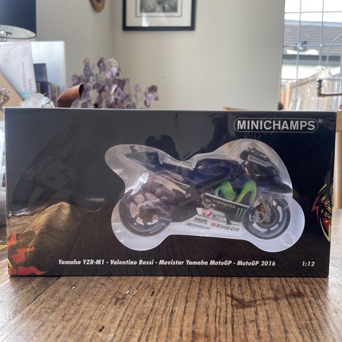 Minichamps 1/12 122 163046 Yamaha YZR-M1 Valentino Rossi Movistar MotoGP 2016 - Picture 2 of 7