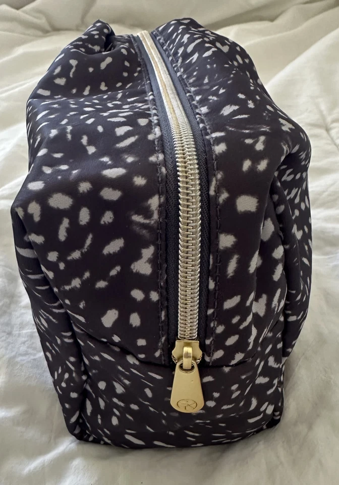 Bolsa de maquillaje de viaje mediana Sonia Kashuk gris pan con punto blanco ligeramente usada Foto 3 de 4