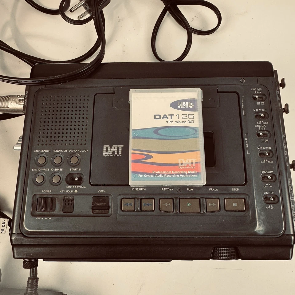 Vintage HHB PORTADAT PDR-1000 4-Head DAT Recorder w/ Hard Case, Charger & Tape – - Image 3 of 4