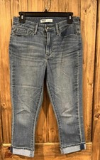 Signature By Levi Strauss  Co. Mid Rise Capri Jeans Womens 8 Denim Blue Pocket