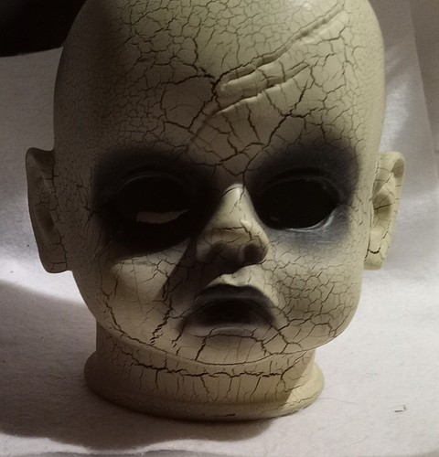 Halloween Creepy Baby Face Crackle Plastic Surface Eyeless Spooky Decor Prop - Picture 12 of 16