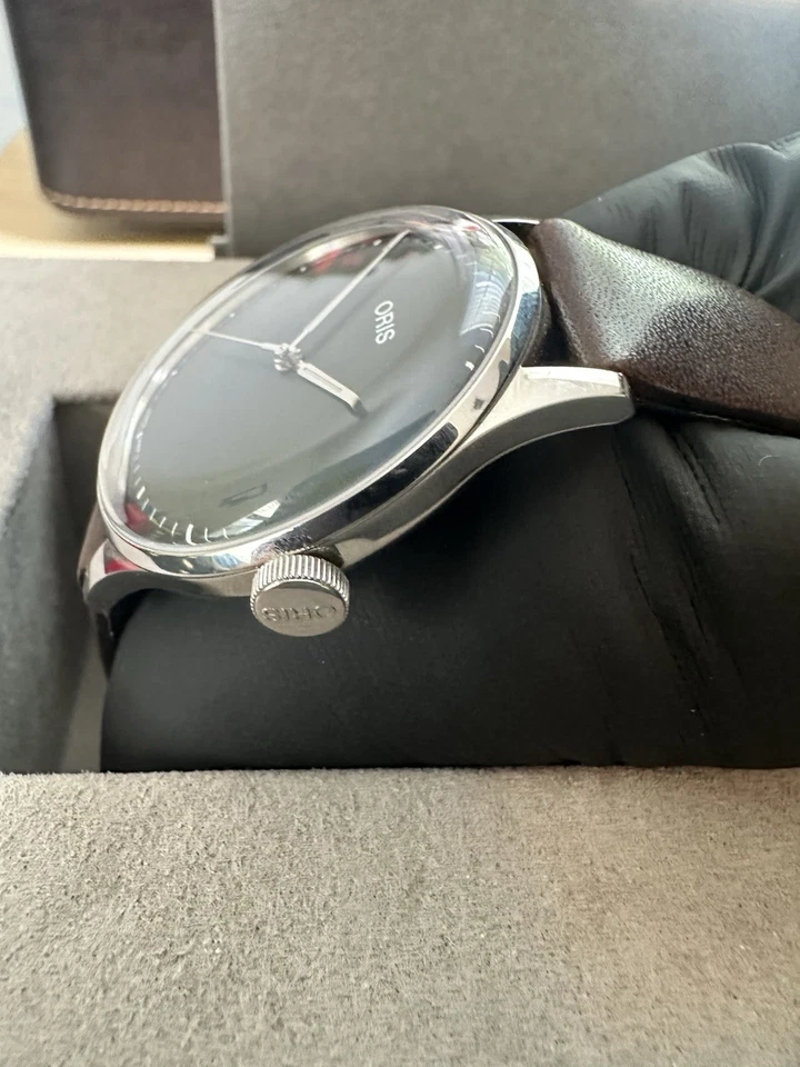 Reloj unisex Oris Artelier S automático esfera verde cuero marrón 733 7762 4057 Foto 3 de 4