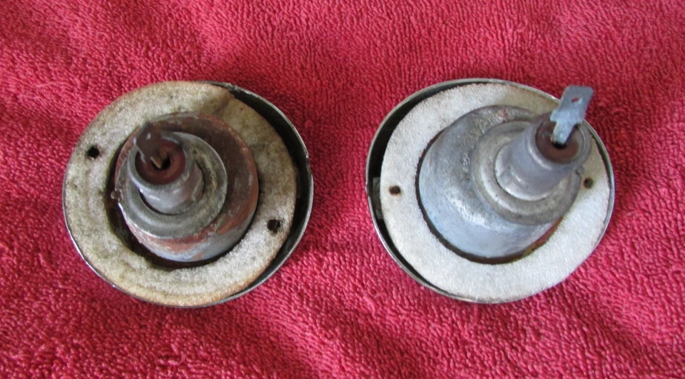 Plymouth Valiant 1960, Backup Lights with bulbs, in good condition. - Imagem 2 de 4