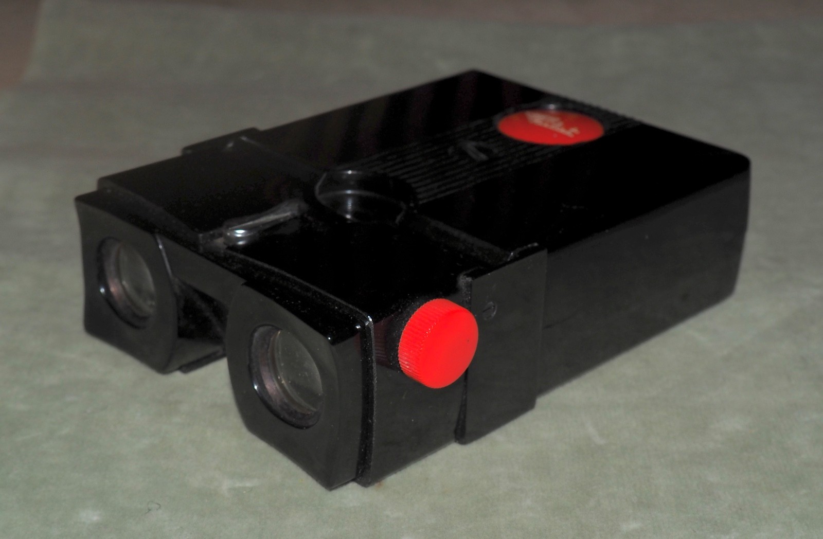 Vintage STEREO REALIST 3-D SLIDE VIEWER, ST-61 - Nice shape! Tested!