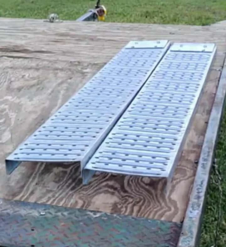 ​¡Remolque utilitario 4K! RARO Cama Inclinable/Vuelco, Neumáticos Nuevos, Rampas, ¡Titulado! Foto 3 de 4