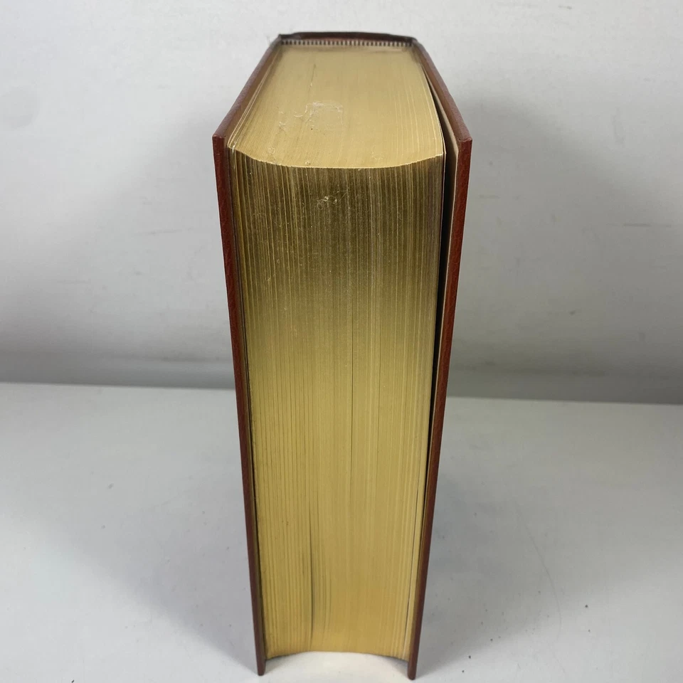 Dictionary of International Biography 1987 Twentieth Edition Hardcover Slipcase - Image 3 of 4