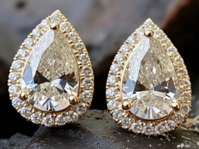 4 Ct Certified Pear Cut Studs White Natural Diamond VVS1 Great Shine & Luster