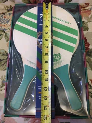 NEW Champions Court Club Pickleball Wooden Paddle Green 2 Paddles 2 Balls Set  - Afbeelding 9 van 10