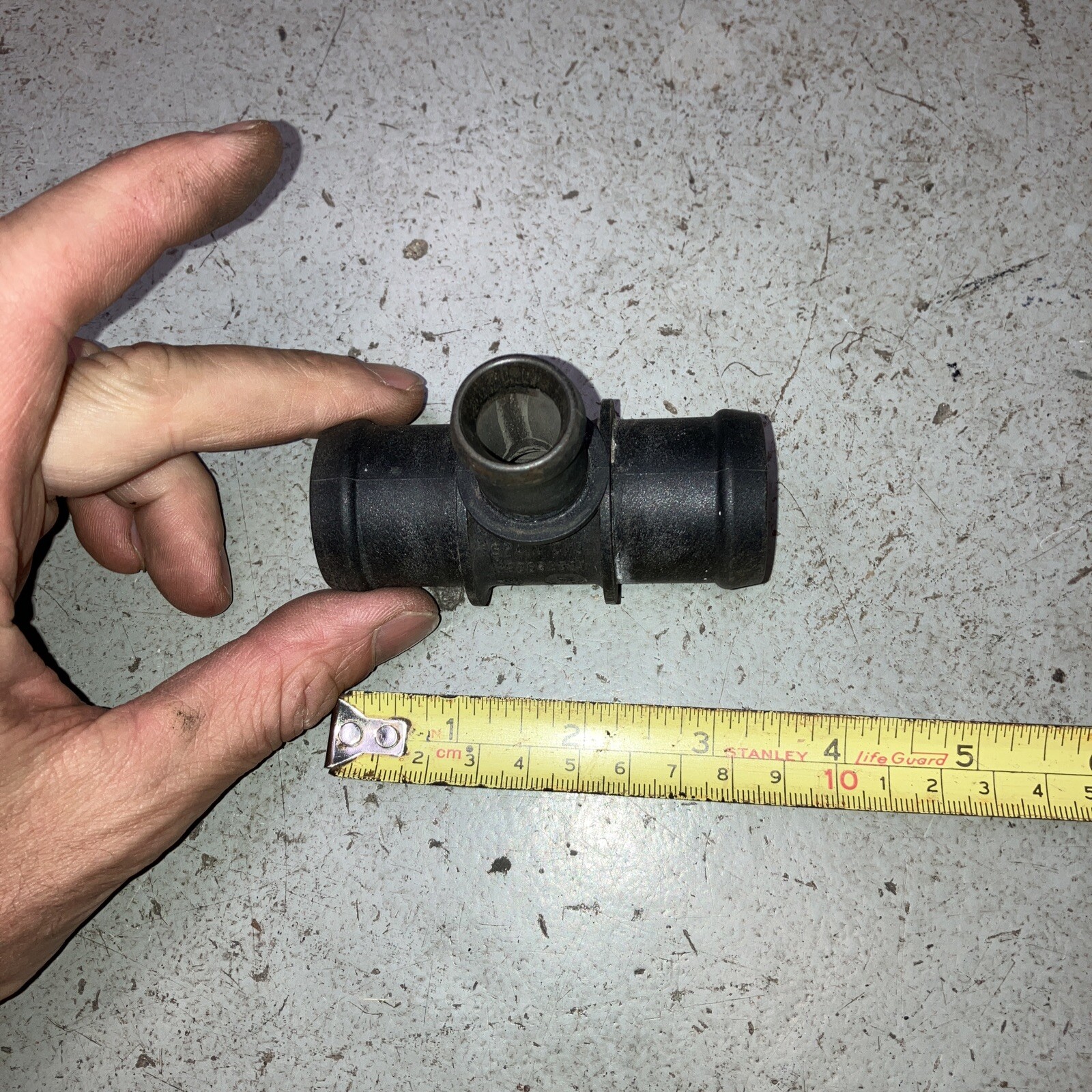 VW Jetta Golf Eurovan Beetle Radiator Coolant Hose Fitting OEM