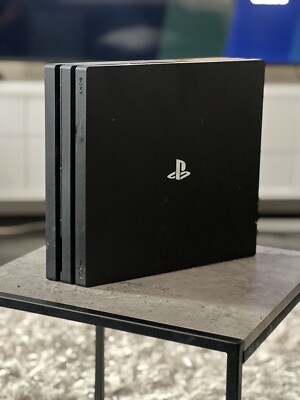 Sony PS4 Pro 1TB Konsole - Schwarz