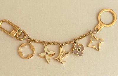 Auth LOUIS VUITTON Key Chain Fleur de Monogram Bag Charm 