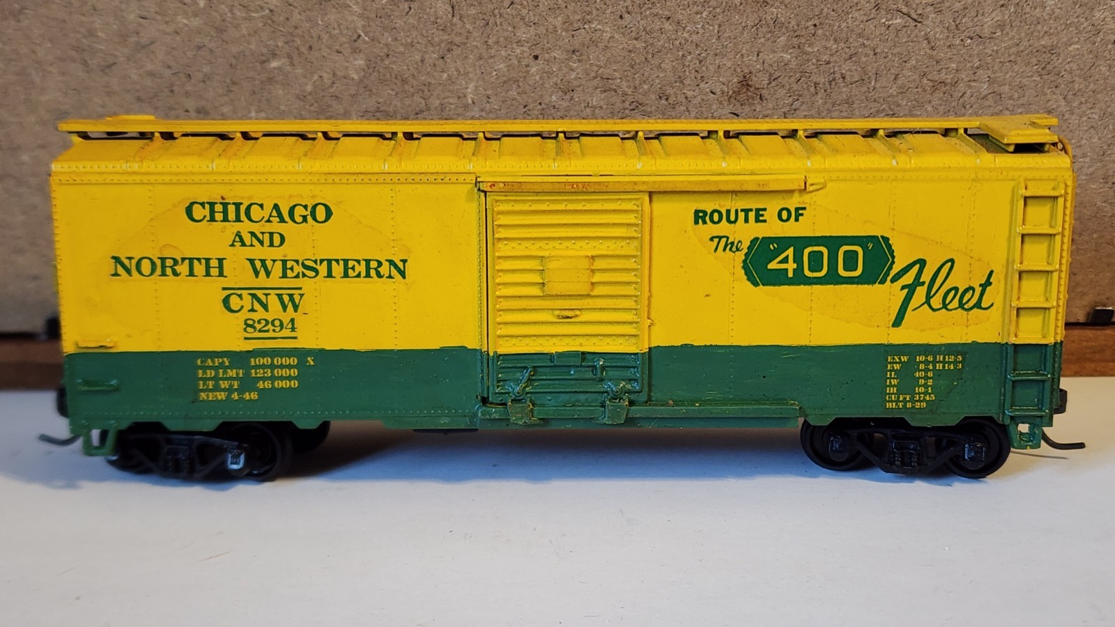 Chicago & North Western RR 40' SD Boxcar CNW 8294 Route 400 w/ Kadee Athearn HO