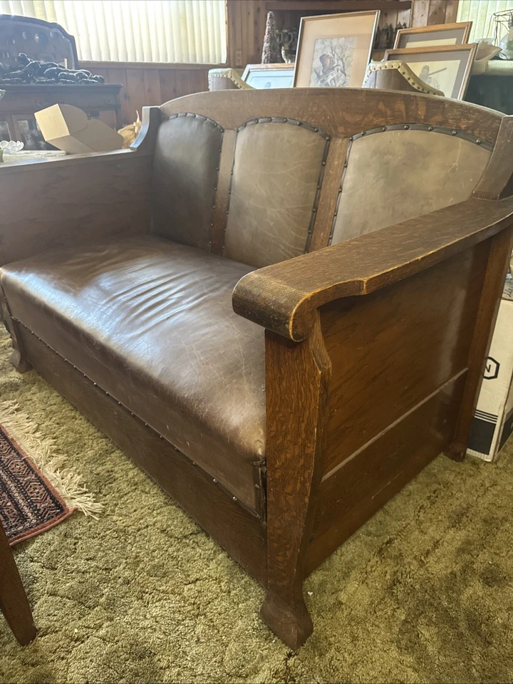 Antiguo sofá Davenport con tela dorada y madera de caoba enfatizar elegante Foto 2 de 4