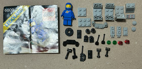 Lego Vintage Classic Space Lot:  6813, 6809, 6831, 6870, and 6828
