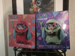 **NEW** Bandai Gundam x Hatsune Miku 45th Anniversary Figures Set Char & Zaku II