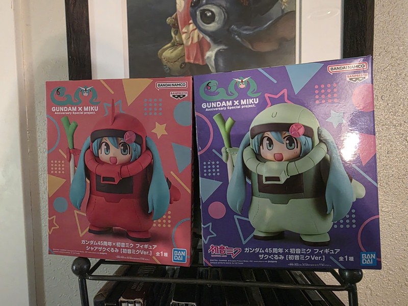 **NEW** Bandai Gundam x Hatsune Miku 45th Anniversary Figures Set Char & Zaku II