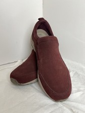 Beautiful Clean Maroon Suede Easy Spirit Travelport Slip-on Size 6