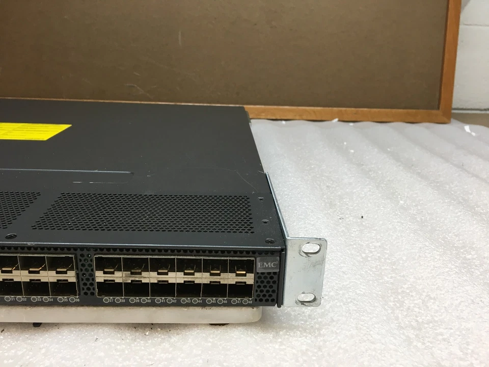 Cisco MDS 9148 DS-C9148-16P-K9 V02 Multilayer Fabric Switch with Rack Ears incl. - Image 3 of 4