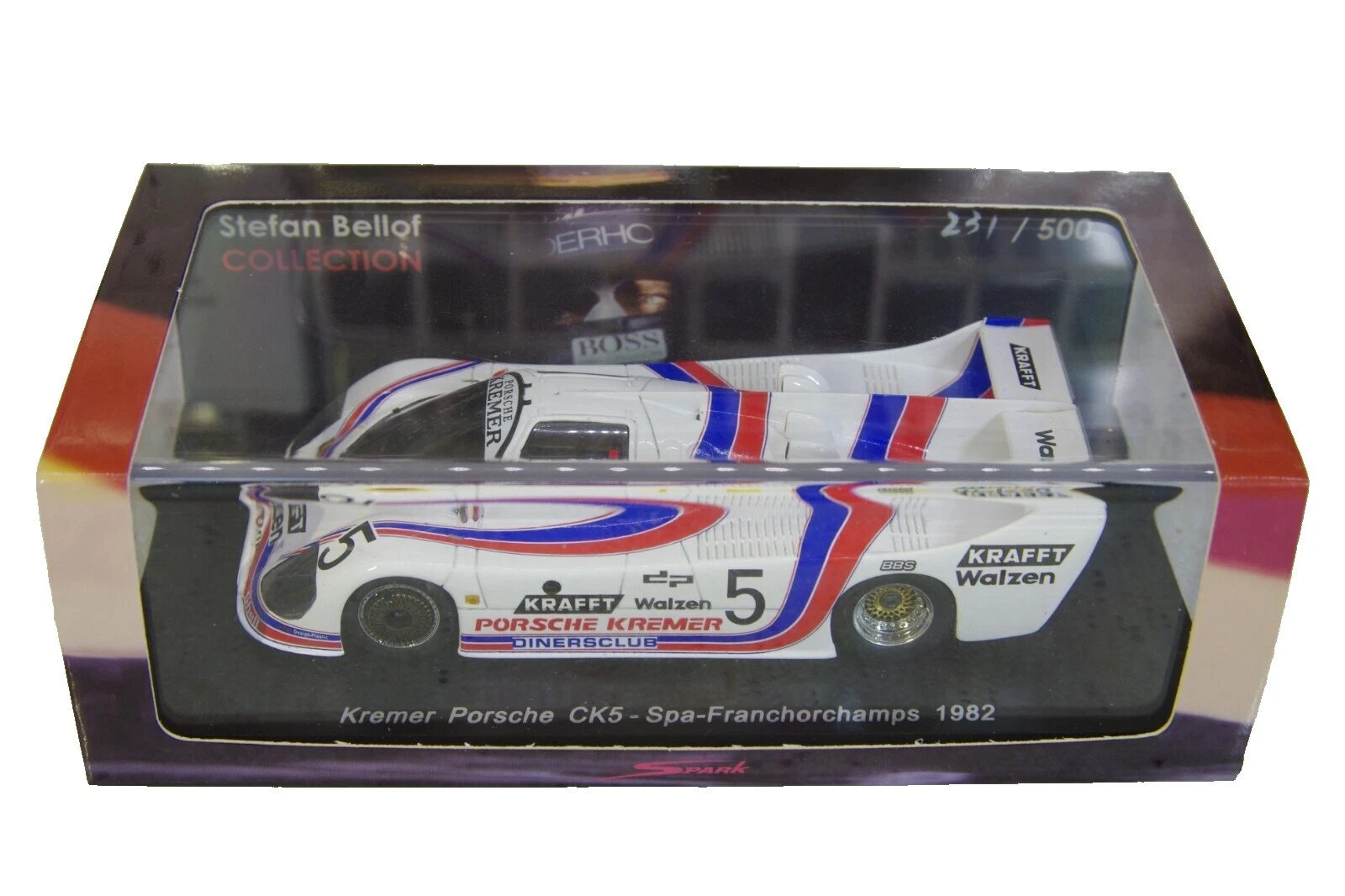 Autos de carrera Diecast Spark porsche 1982 año del vehículo