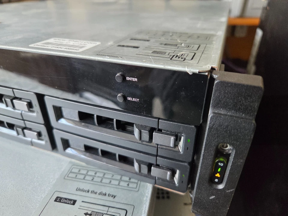 QNAP TS-879U-RP 8 Bay NAS Fully tested, NO HDD, Port 5 Faulty - Inc 8 caddies - Image 4 of 4