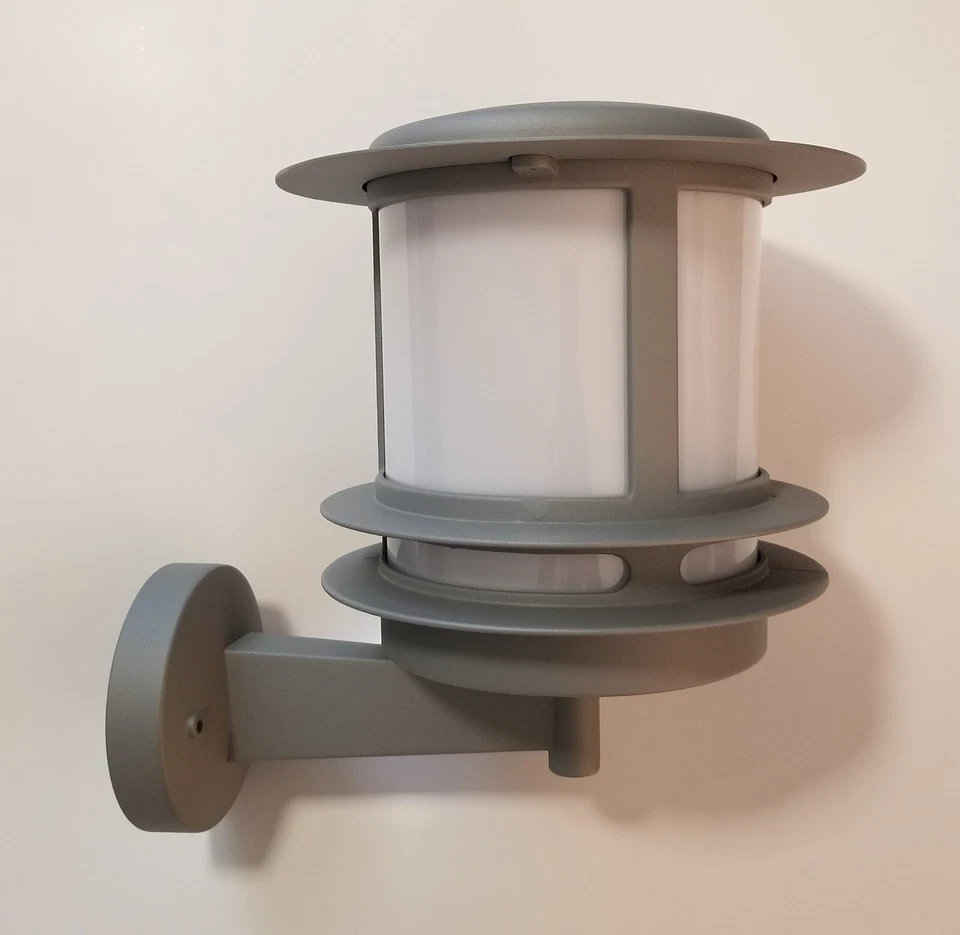 Lámpara Exterior - Iluminación PLC, Colección Tusk (1894 SL) Acabado Plateado Foto 2 de 4