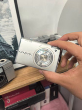 Nikon COOLPIX S640 12.2MP Compact Digital Camera Silver