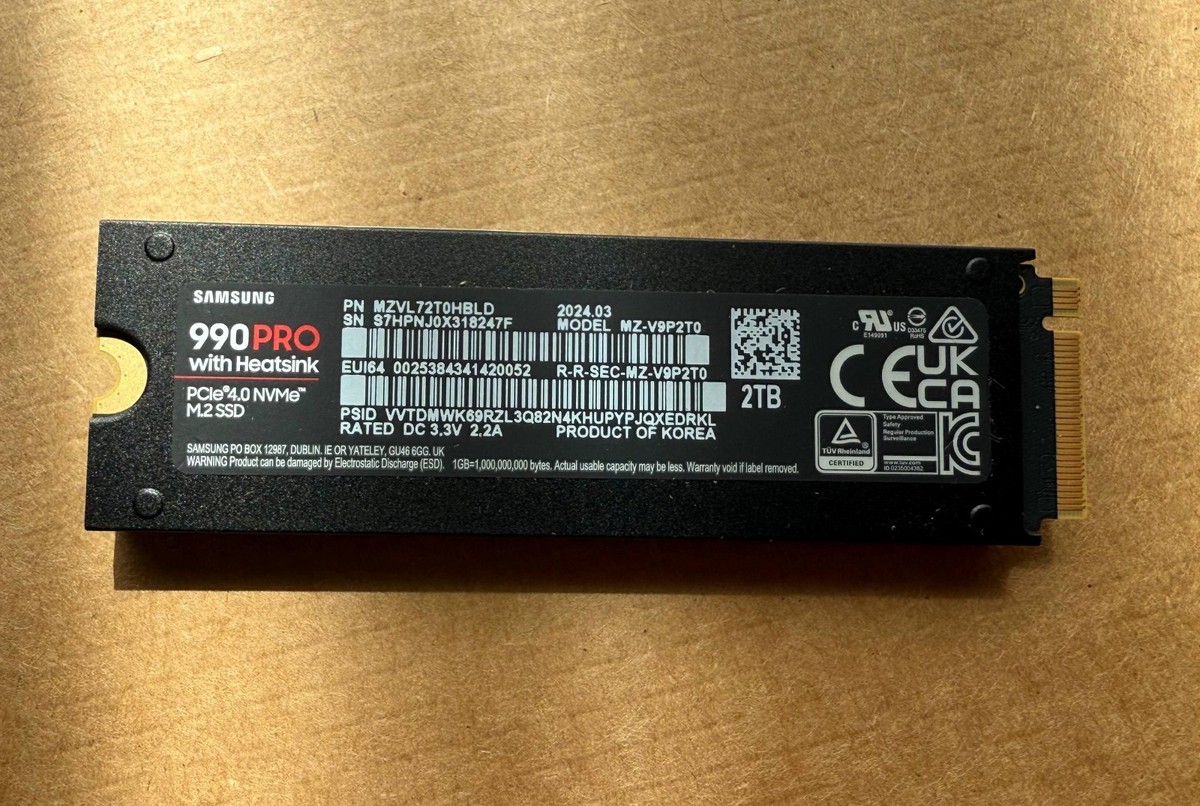 Samsung 990 PRO with Heatsink 2TB M.2 2280 PCIe 4.0 NVMe Internal