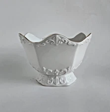 Lenox Scalloped White Porcelain Candy Dish / Centerpiece Bowl – Gold Rim – 7"