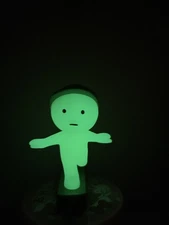 Smiski Sunday Series (Skateboarding) Glow-in-the-Dark Dreams