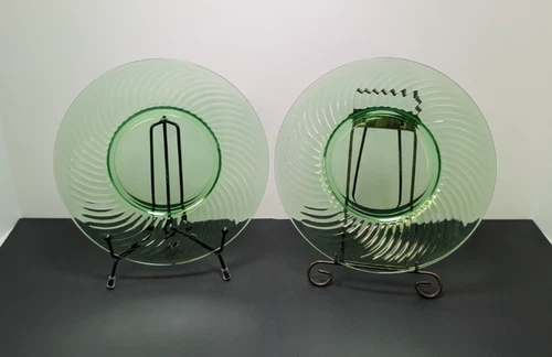 Vintage Anchor Hocking Spiral Green Salad 8" Plate Lot of 2 Uranium UV Reactive