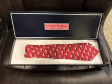 Vineyard Vines Boys Necktie Holiday Truck w/Sled  Wreath Red EUC