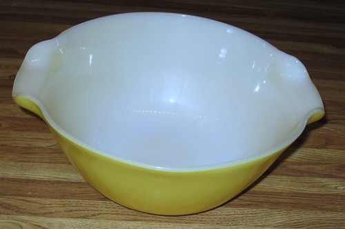 Vintage Anchor Hocking Fire King Suburbia 10" Yellow Mixing Bowl/Lightly Used