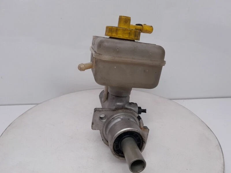 21027099 Cilindro freno principal VOLKSWAGEN GOLF IV BERLINA (1J1) 1997 1146725 Foto 3 de 4