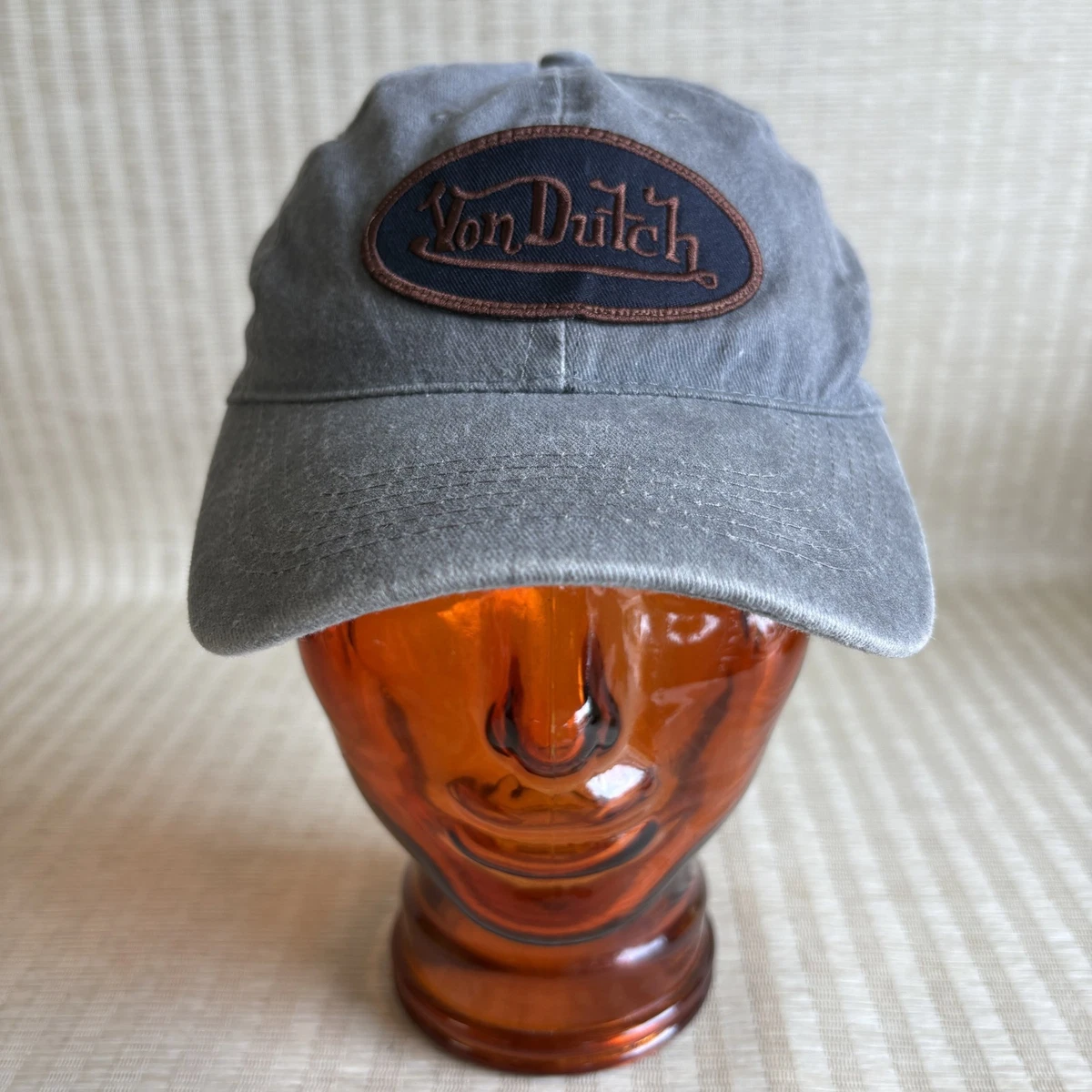 Von Dutch Pet: Retro Stijl & Rebelse Geest | Premium Petten