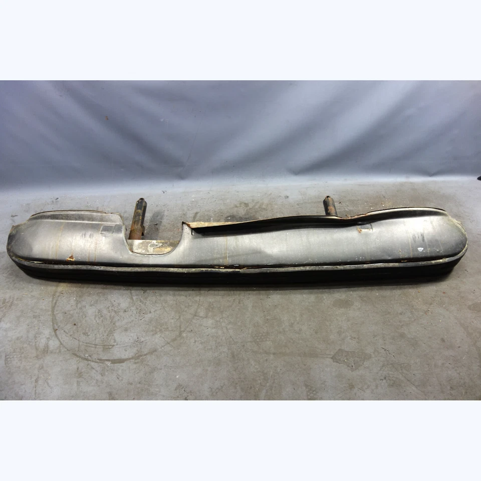 Cubierta de parachoques trasero de aluminio dañada para BMW E23 733i serie 7 1978-1979 con amortiguadores OEM Foto 3 de 4