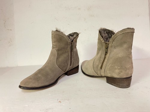 Seychelles Lucky Penny Gray Suede-Faux 