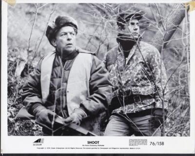Leslie Carlson Cliff Robertson in Shoot 1976 movie photo 40784