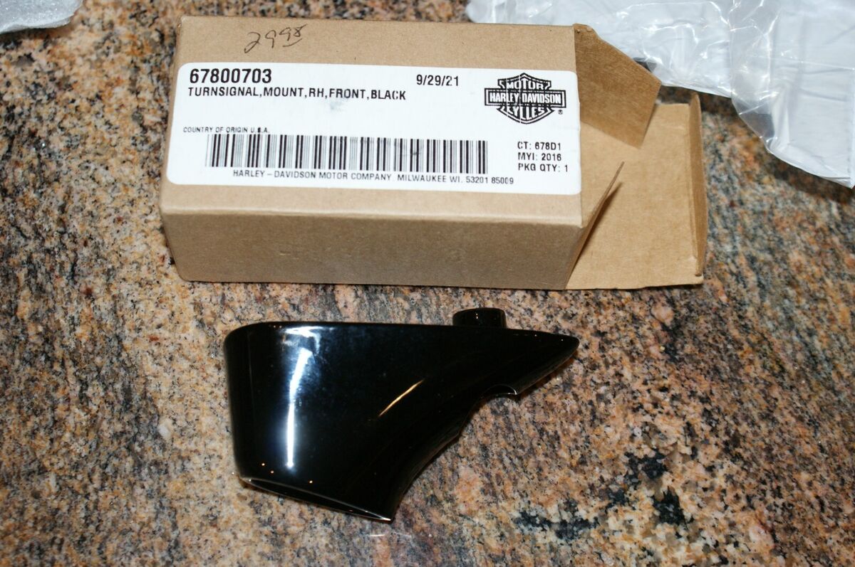 NOS Genuine HARLEY-DAVIDSON Turn signal mount RH front black NOS Genuine HARLEY-DAVIDSON Turn signal mount RH front black
