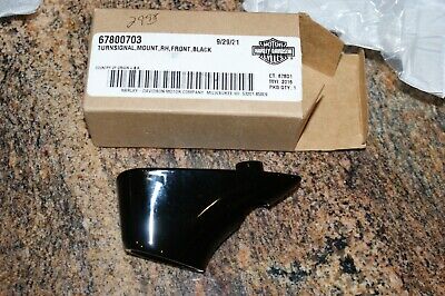 NOS Genuine HARLEY-DAVIDSON Turn signal mount RH front black NOS Genuine HARLEY-DAVIDSON Turn signal mount RH front black