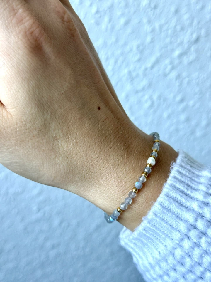 Armband „Lichtvolle Harmonie” – Labradorit & Süßwasserperle ✨💎 - Bild 2 von 3