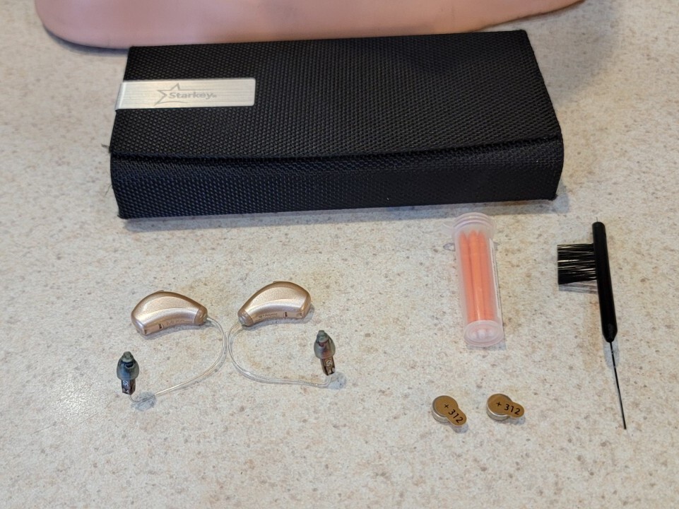 Starkey Muse Hearing Aids i1600 Left and Right Pair With Case TESTED